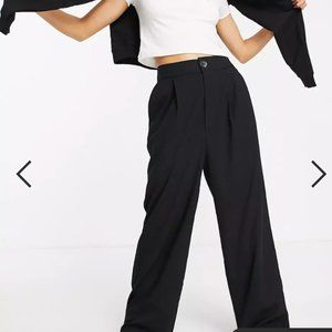 Stradivarius Petite wide leg relaxed dad pants in black